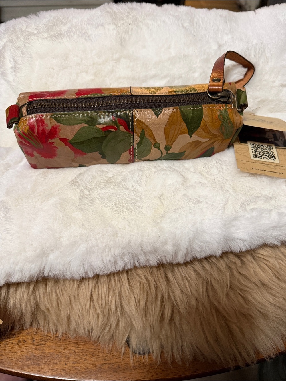 Patricia Nash NWT Women's Isla Oblong Case - Spring Lily